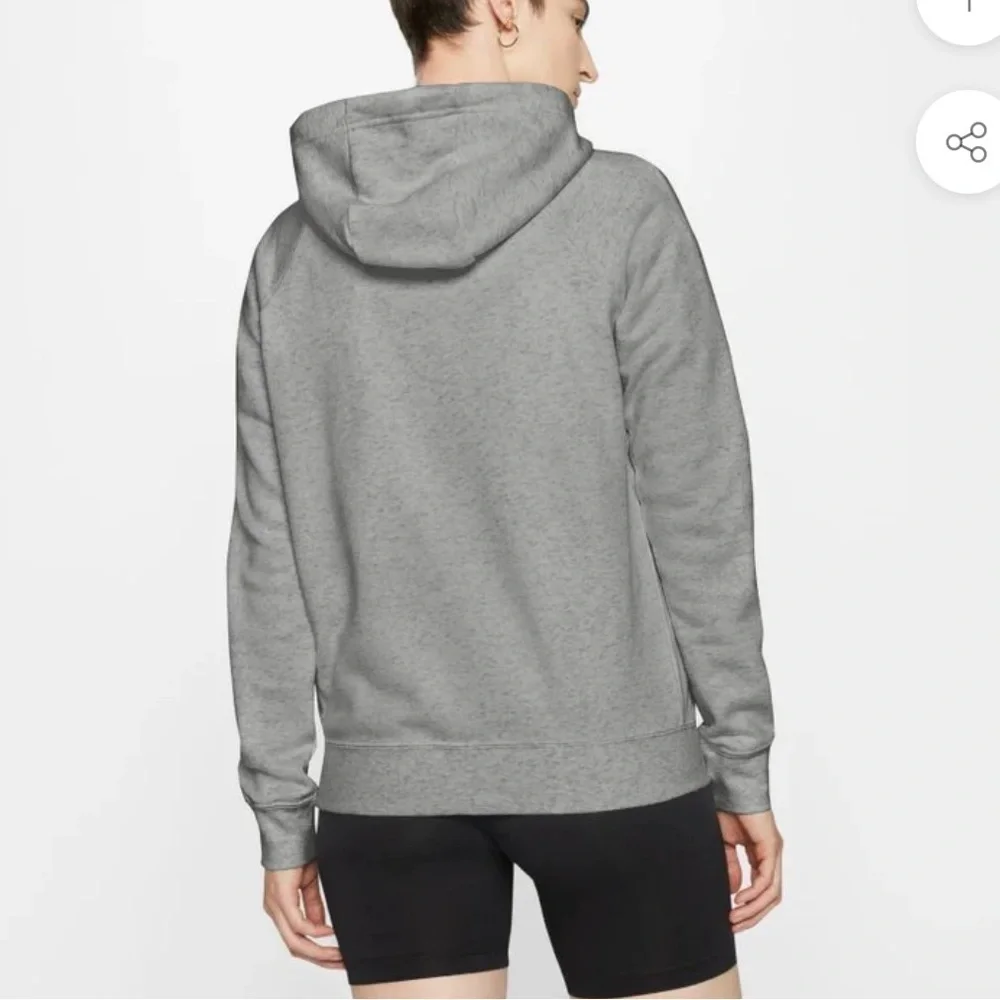 Nike essential full zip up